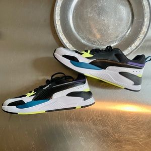 Puma low top sneakers